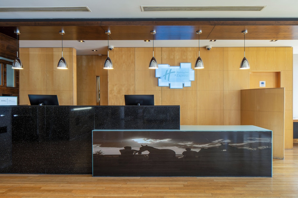 holiday inn express london epsom downs by ihg