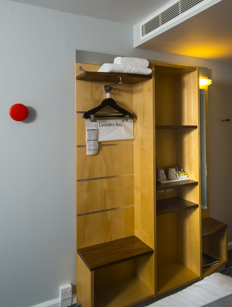 holiday inn express london epsom downs by ihg