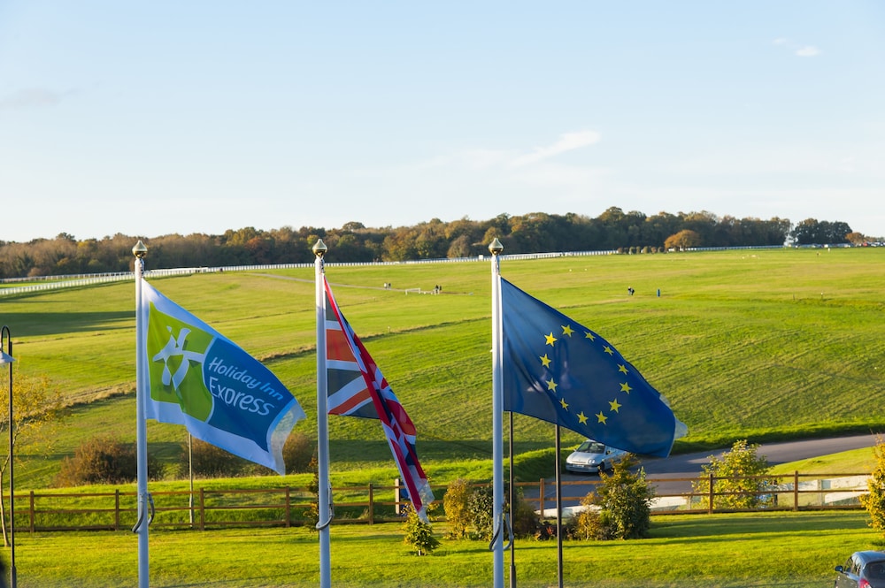 holiday inn express london epsom downs by ihg