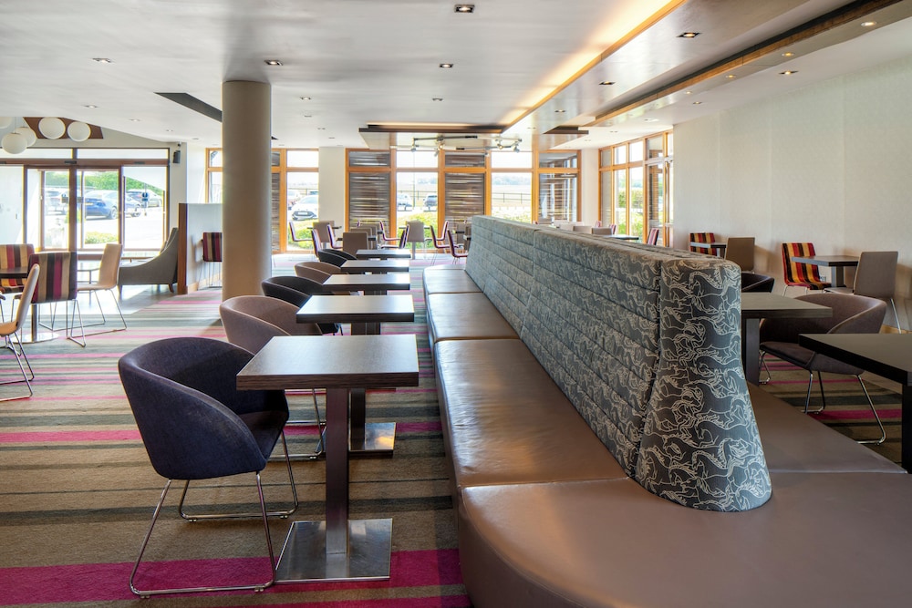 holiday inn express london epsom downs by ihg