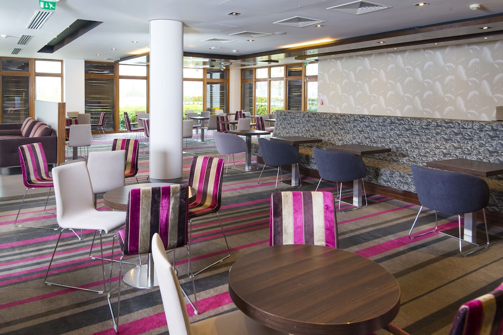 holiday inn express london epsom downs by ihg