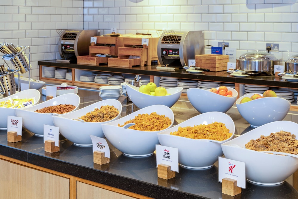 holiday inn express london epsom downs by ihg