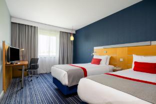 holiday inn express london epsom downs by ihg
