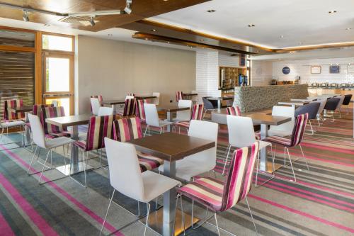 holiday inn express london epsom downs by ihg