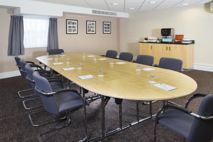 holiday inn express london epsom downs by ihg