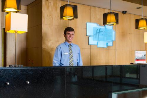 holiday inn express london epsom downs by ihg