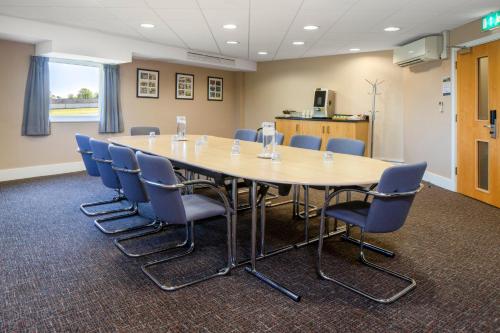 holiday inn express london epsom downs by ihg