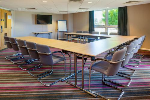 holiday inn express london epsom downs by ihg