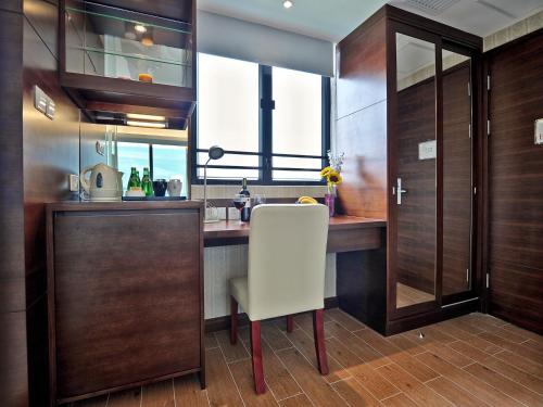 the bauhinia hotel tsim sha tsui