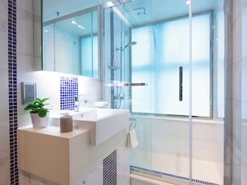 the bauhinia hotel tsim sha tsui