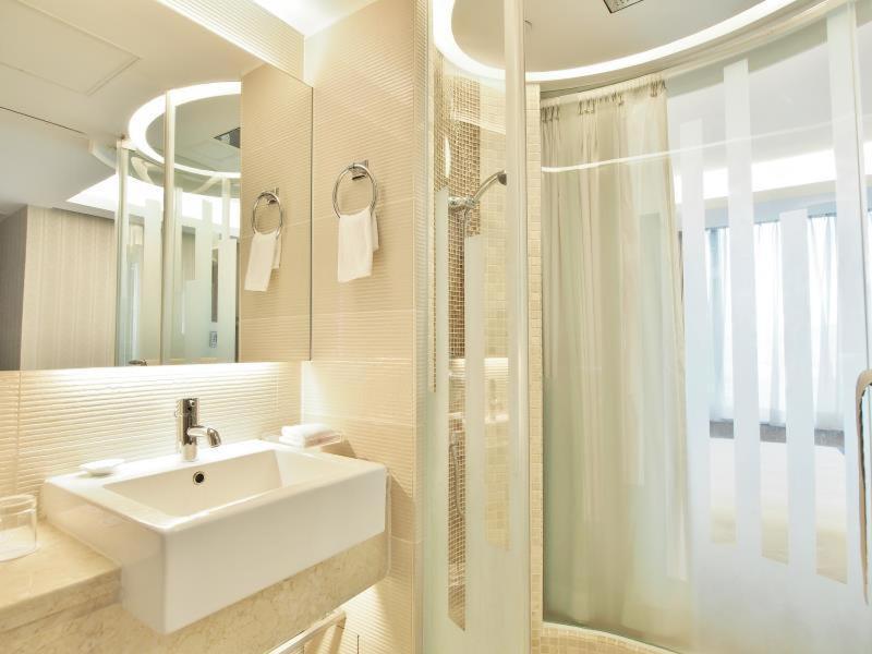 the bauhinia hotel tsim sha tsui