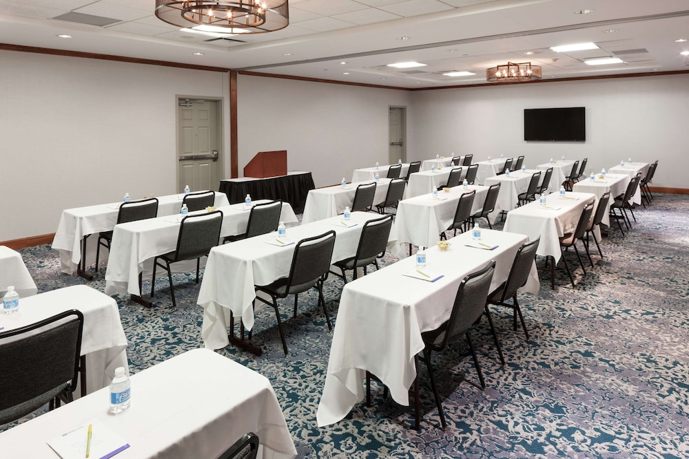 hilton garden inn naperville warrenville