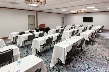 hilton garden inn naperville warrenville