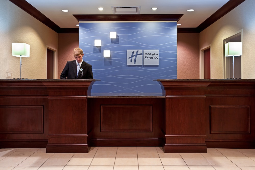 holiday inn express and suites chicago west ohare airport area