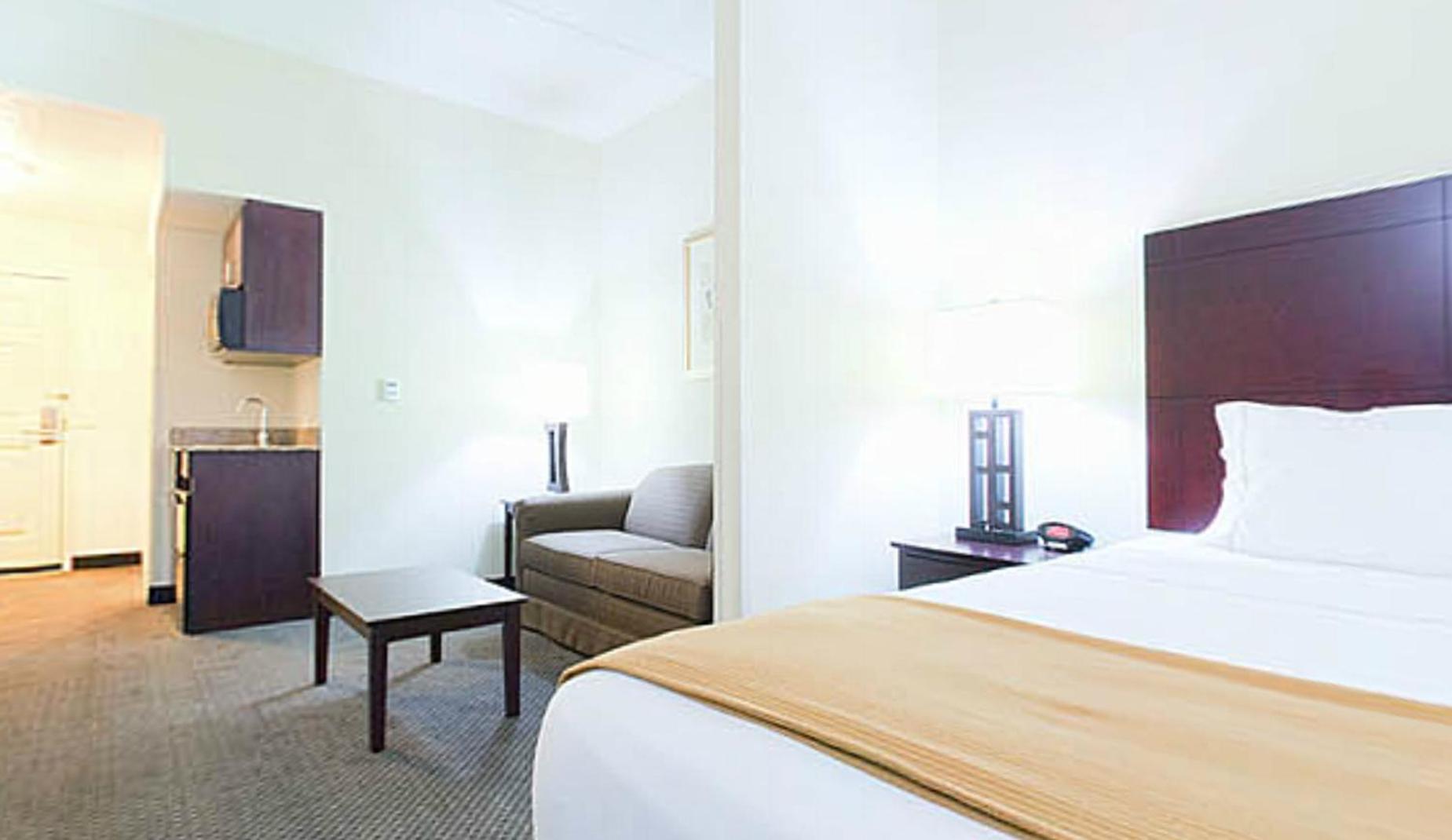 holiday inn express and suites chicago west ohare airport area