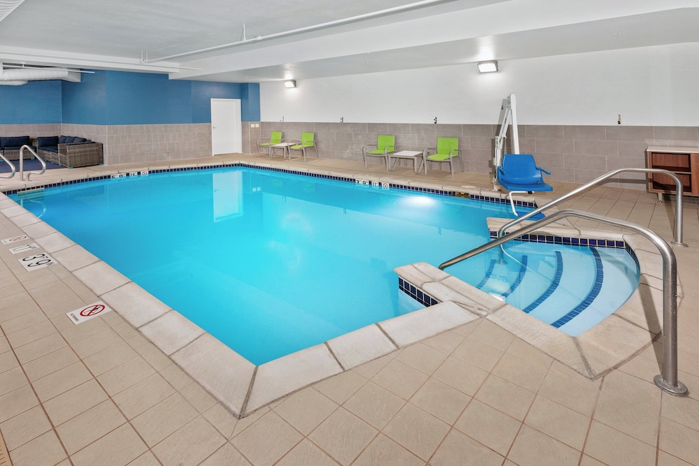 holiday inn express and suites chicago west ohare airport area