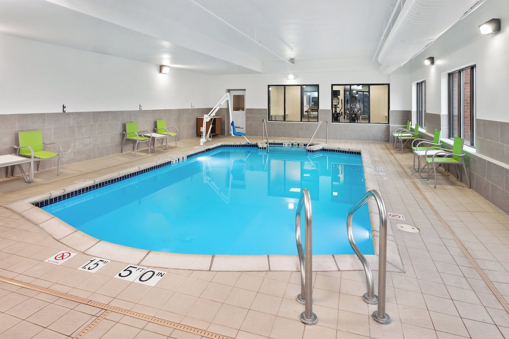 holiday inn express and suites chicago west ohare airport area