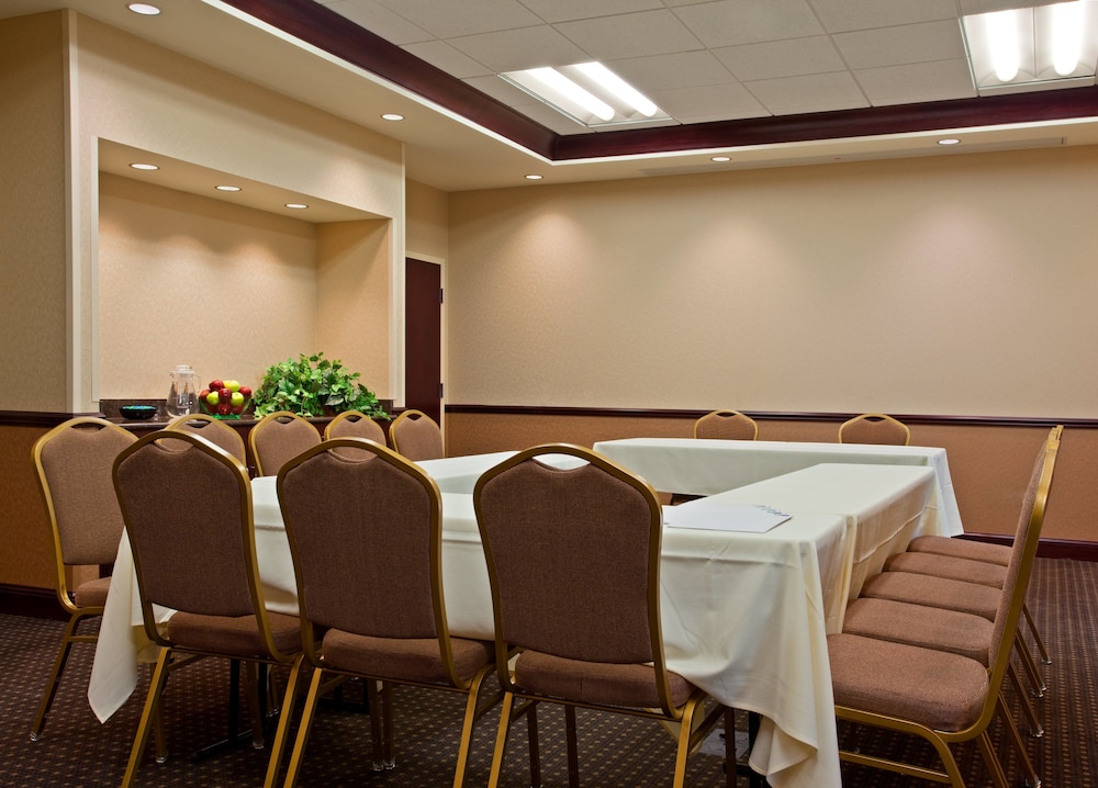 holiday inn express and suites chicago west ohare airport area