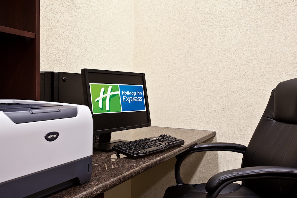 holiday inn express and suites chicago west ohare airport area