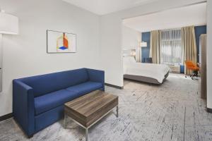 holiday inn express and suites chicago west ohare airport area