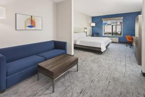 holiday inn express and suites chicago west ohare airport area