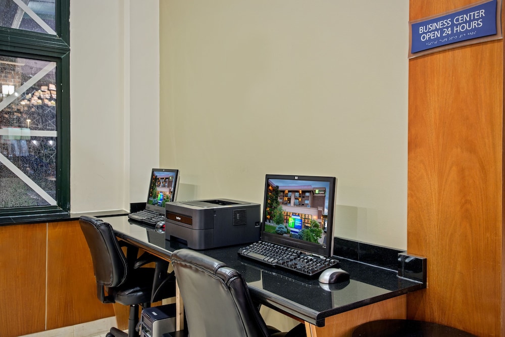 holiday inn express rolling meadows schaumburg area