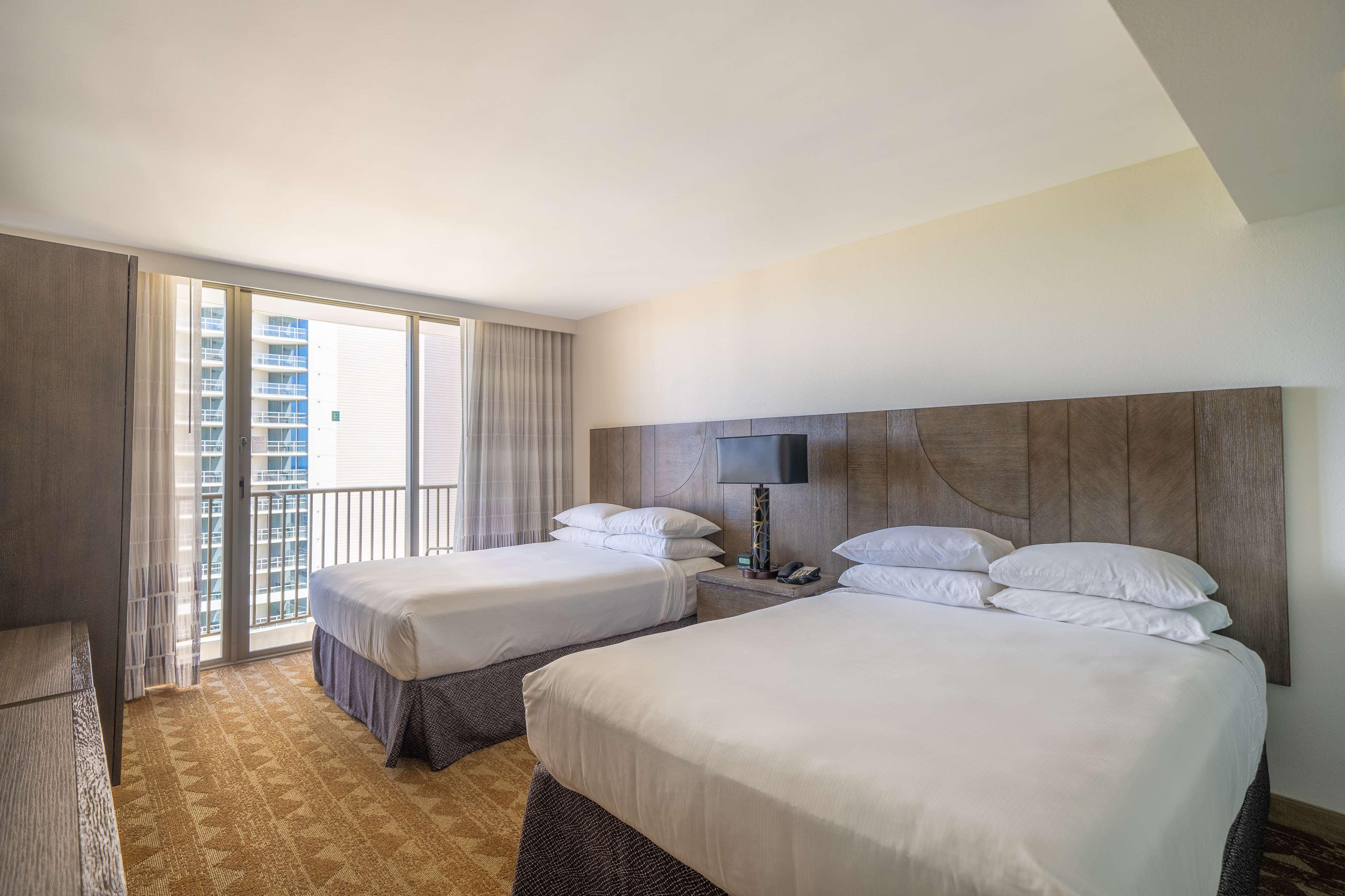 embassy suites by hilton waikiki beach walk