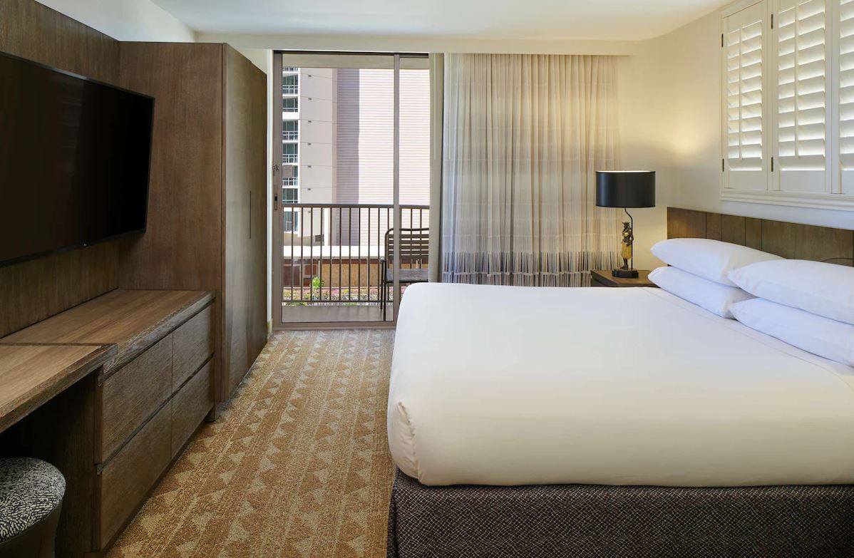 embassy suites by hilton waikiki beach walk