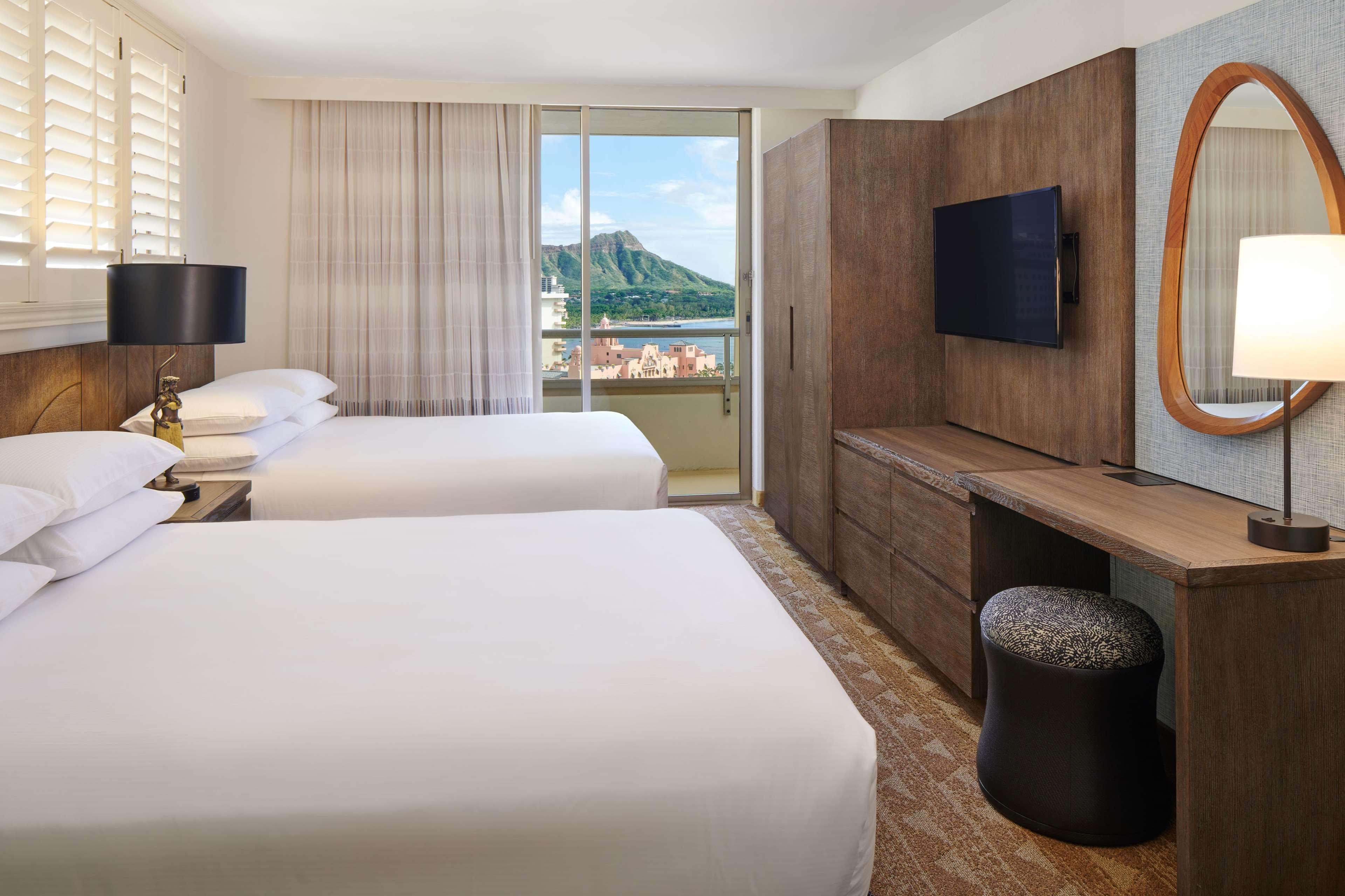 embassy suites by hilton waikiki beach walk