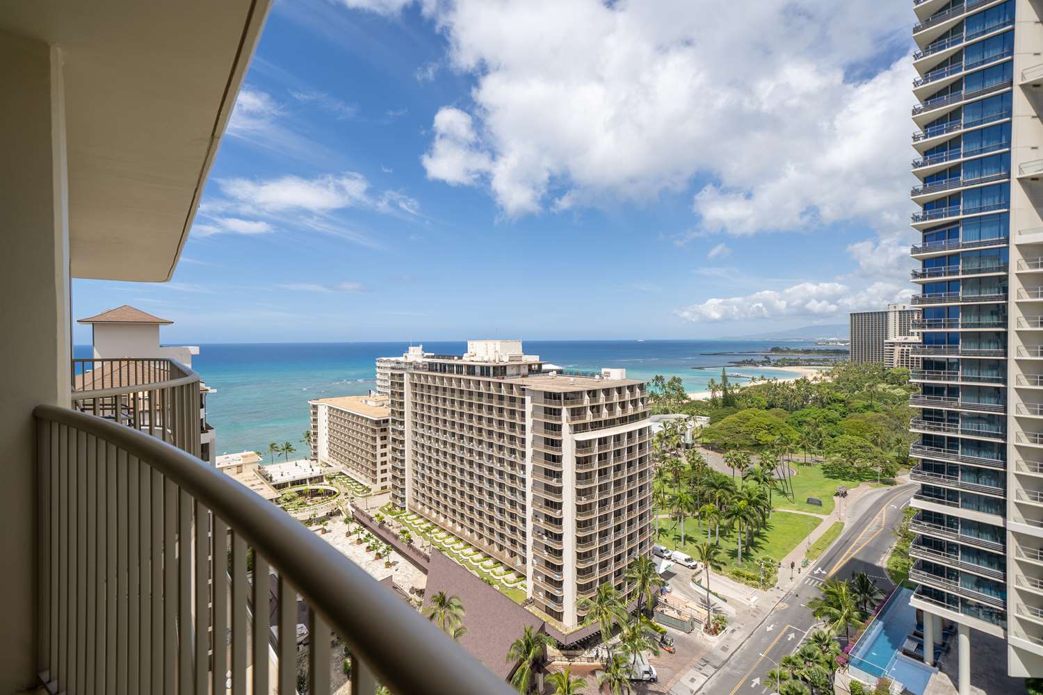 embassy suites by hilton waikiki beach walk