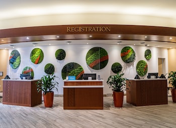 Embassy Suites By Hilton Waikiki Beach Walk,Honolulu>>Hawaii,4 star