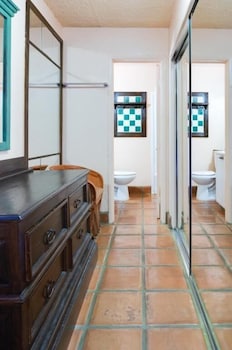 hotel pepper tree boutique kitchen studios anaheim