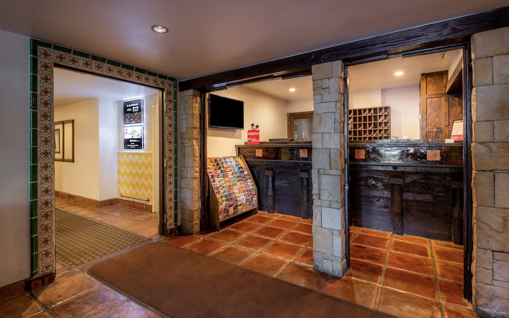 hotel pepper tree boutique kitchen studios anaheim