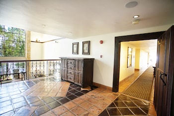 hotel pepper tree boutique kitchen studios anaheim