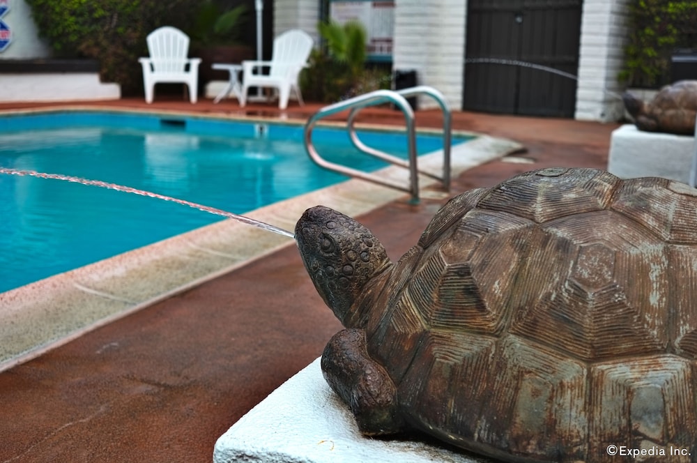 hotel pepper tree boutique kitchen studios anaheim