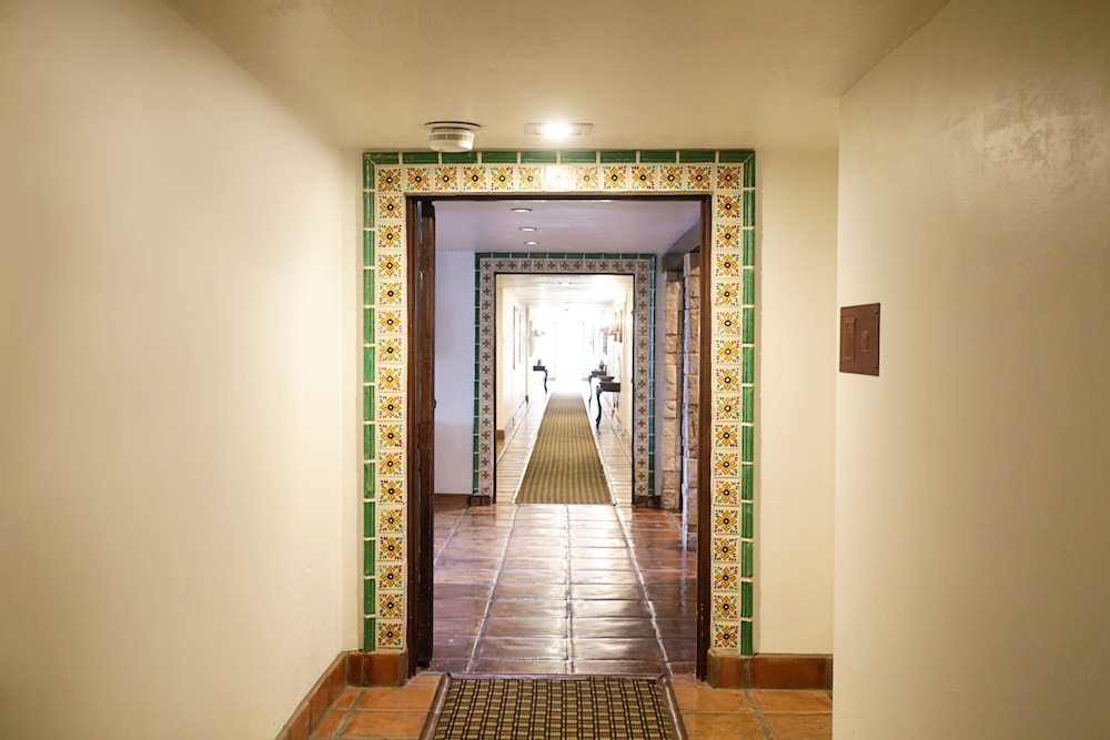 hotel pepper tree boutique kitchen studios anaheim