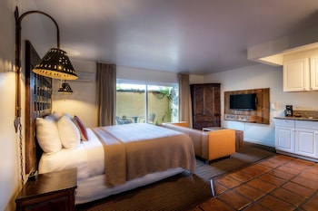 hotel pepper tree boutique kitchen studios anaheim