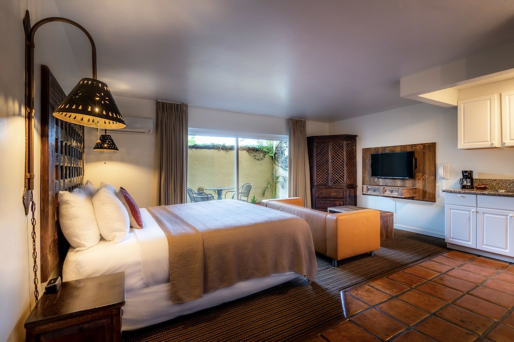 hotel pepper tree boutique kitchen studios anaheim