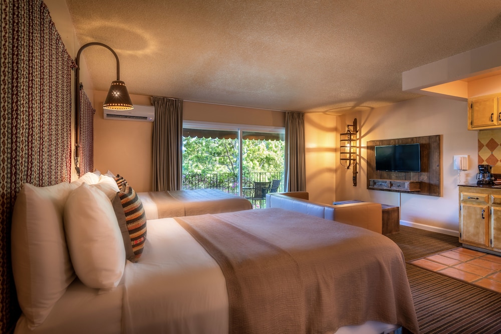 hotel pepper tree boutique kitchen studios anaheim