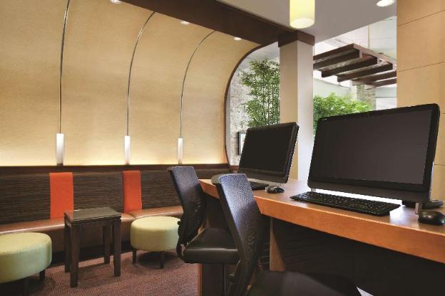 hyatt place riverside downtown