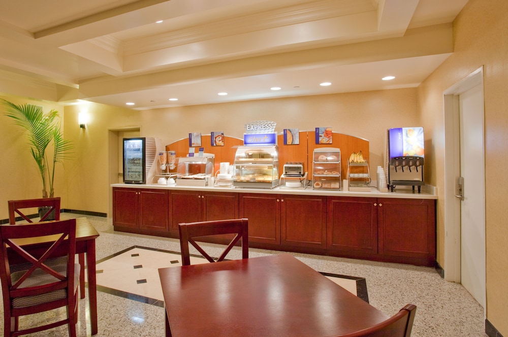 holiday inn express los angeles airport hawthorne by ihg