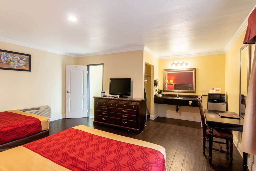 econo lodge long beach i 405