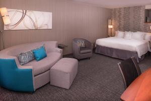 courtyard thousand oaks ventura county