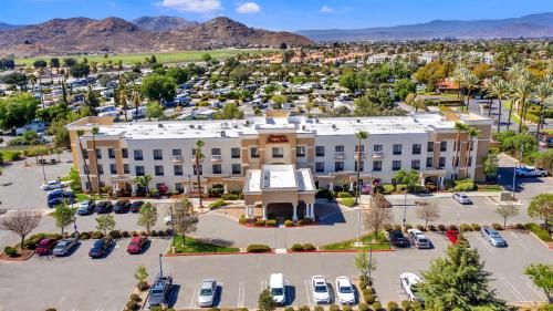 Hampton Inn And Suites Hemet,Riverside>>Hemet,3 star