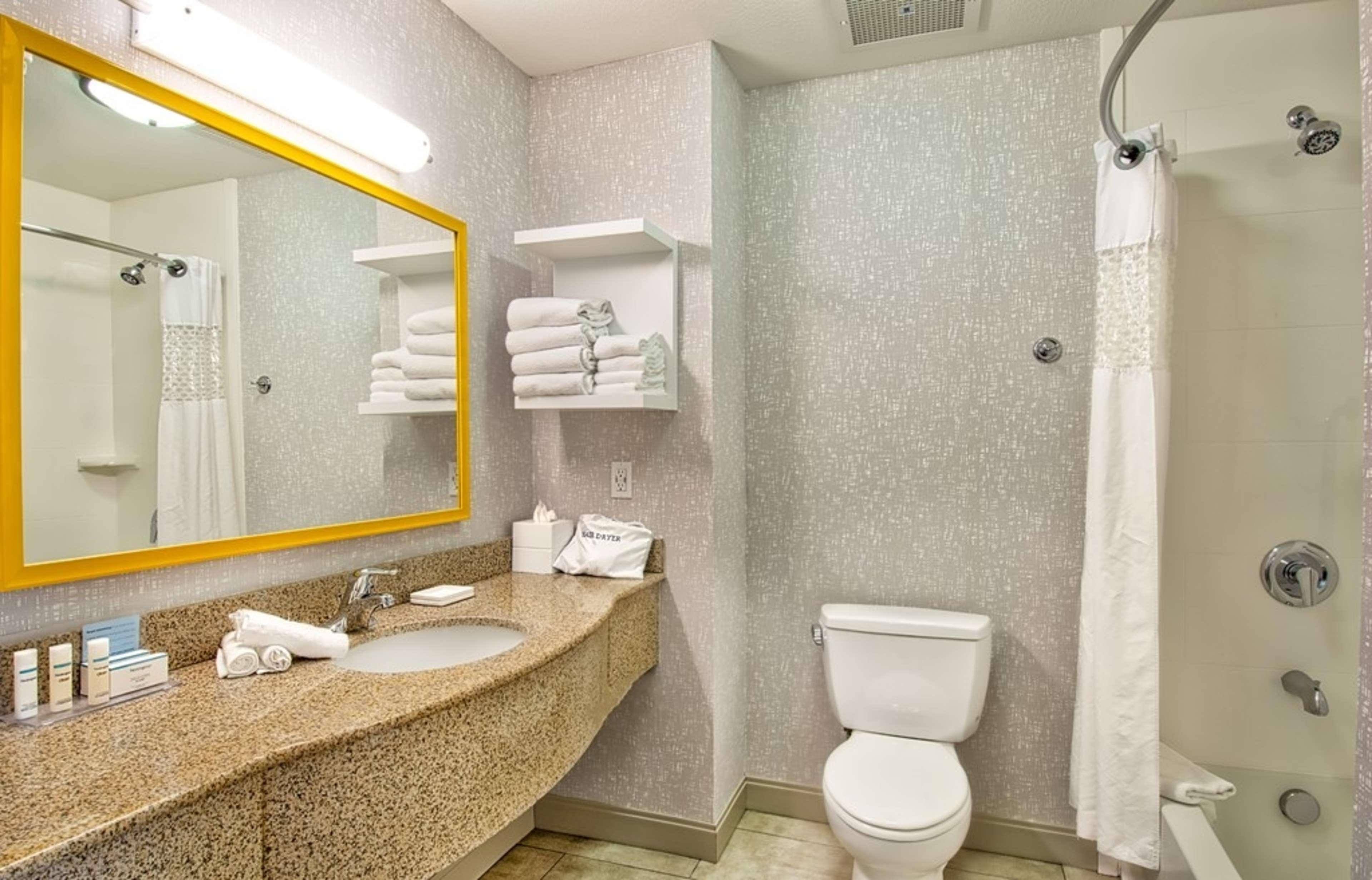 hampton inn and suites hemet