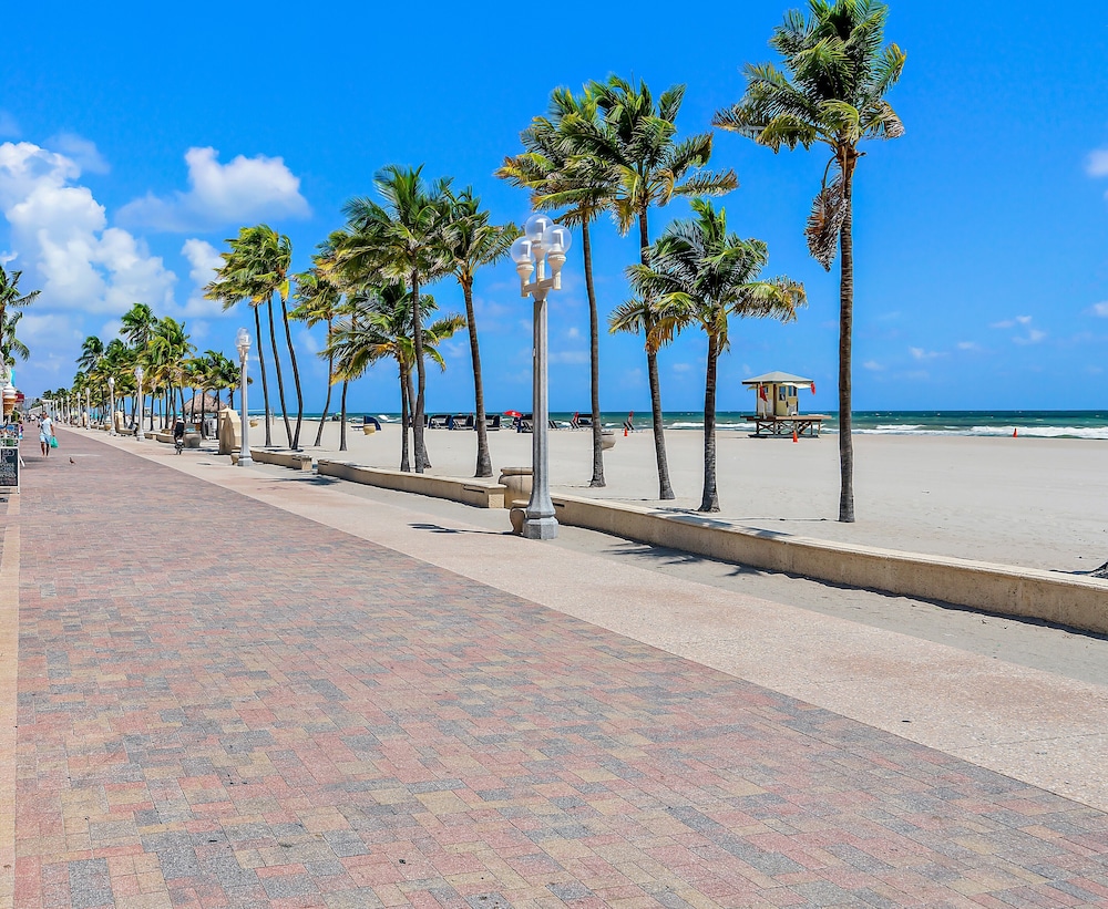 hollywood beachside boutique suites