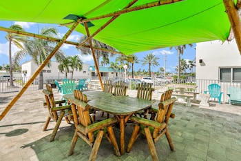 hollywood beachside boutique suites