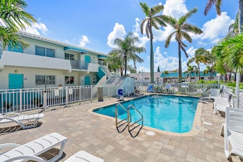 hollywood beachside boutique suites