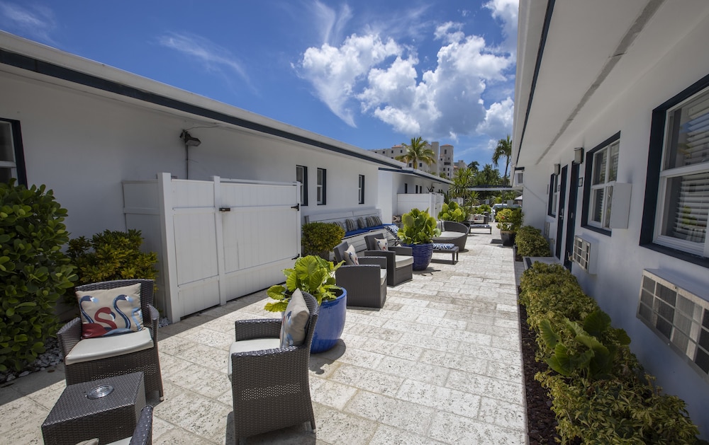 hollywood beach suites