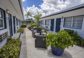 hollywood beach suites